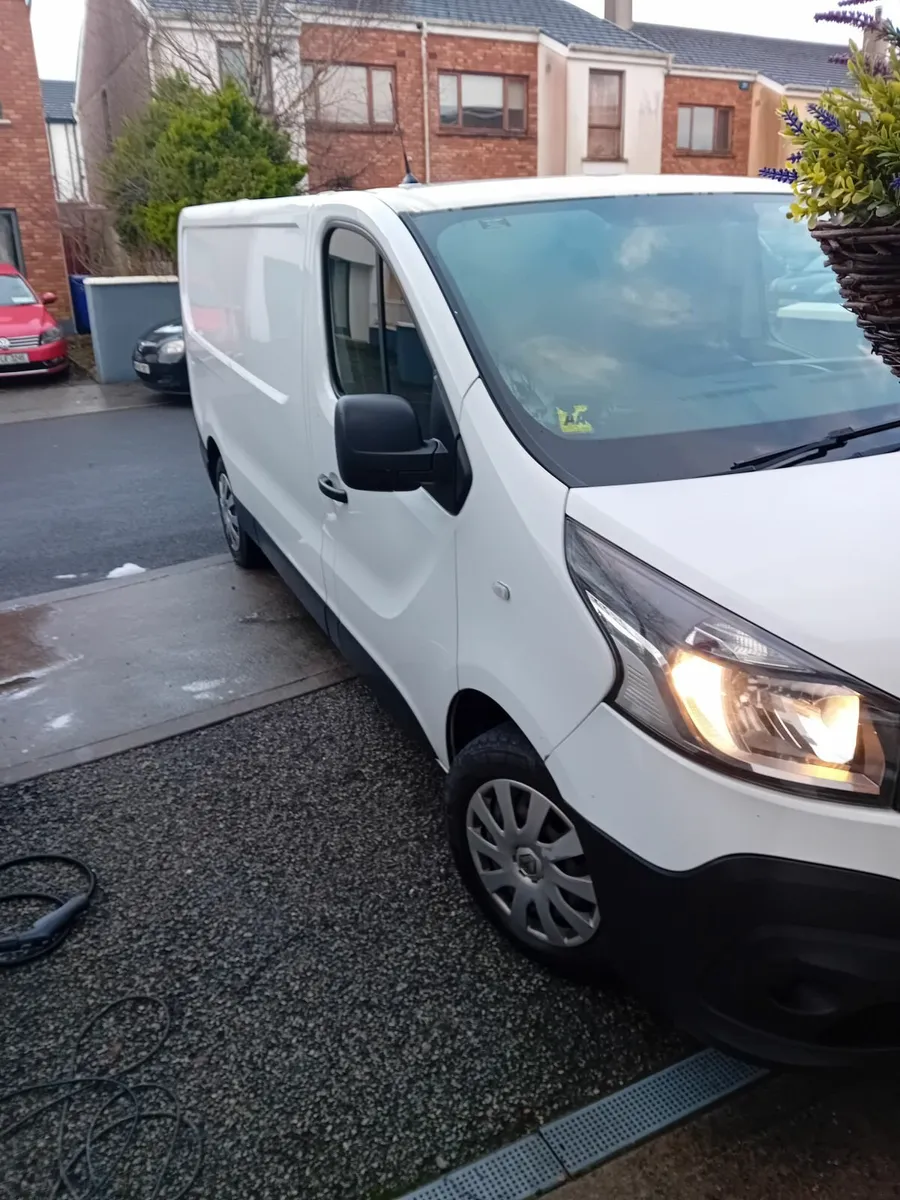 Renault Trafic 2015 - Image 1