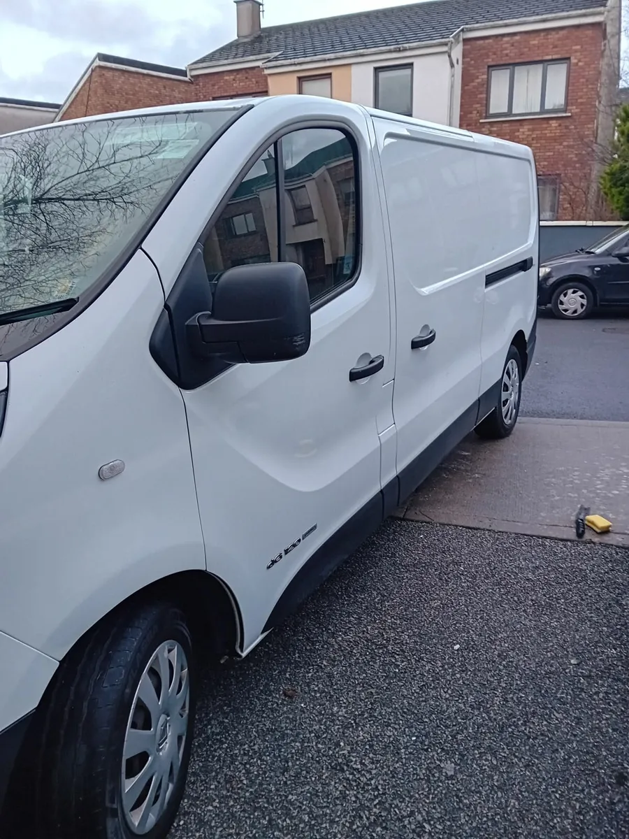 Renault Trafic 2015 - Image 2