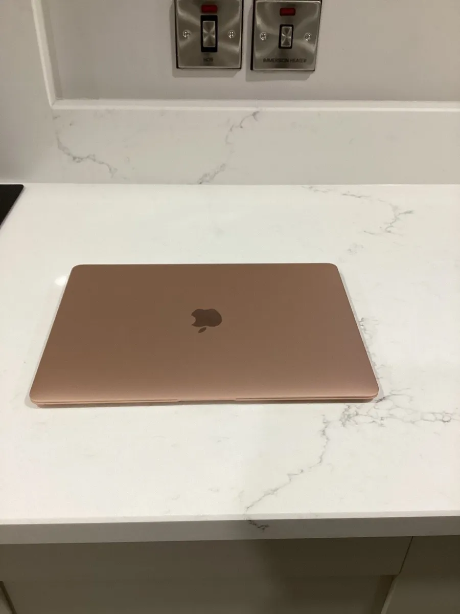 Apple Mac Book Air Laptop 13” Screen 2021 - Image 2