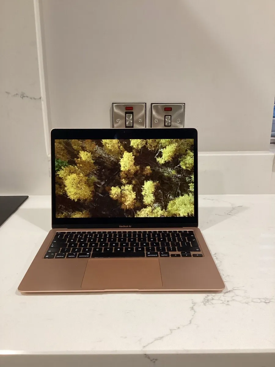 Apple Mac Book Air Laptop 13” Screen 2021 - Image 3