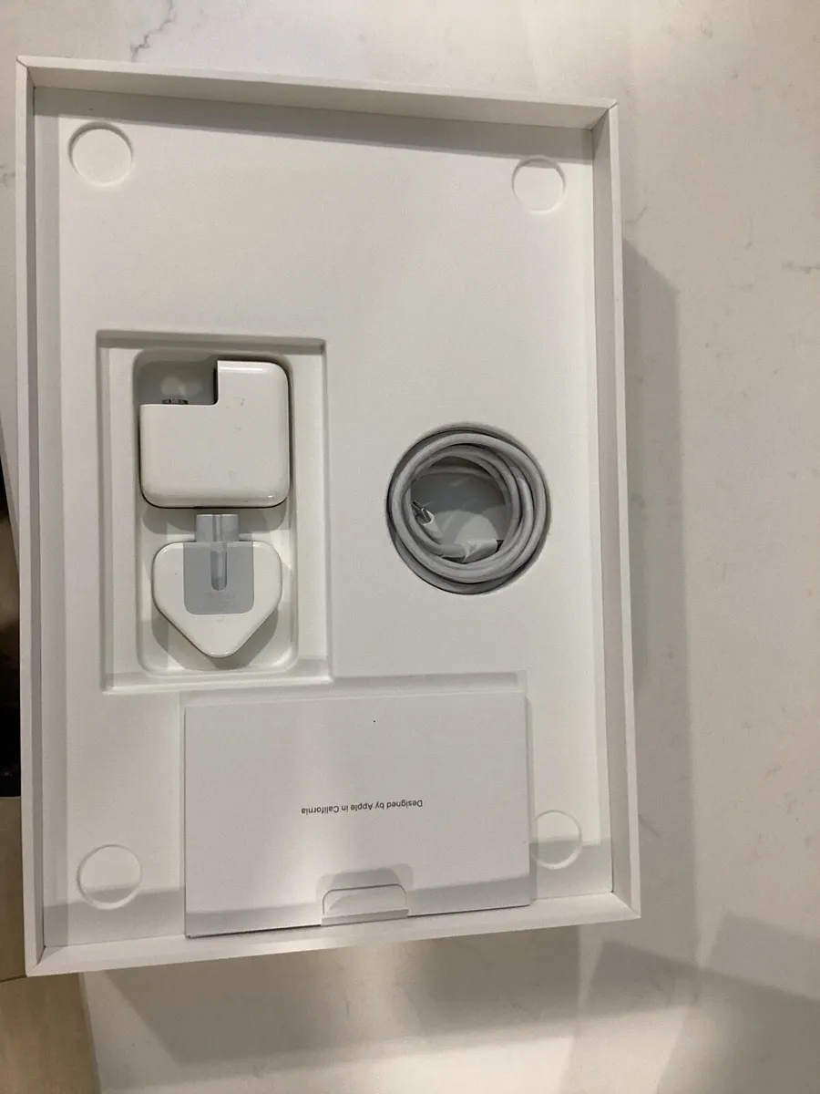 Apple Mac Book Air Laptop 13” Screen 2021 - Image 4