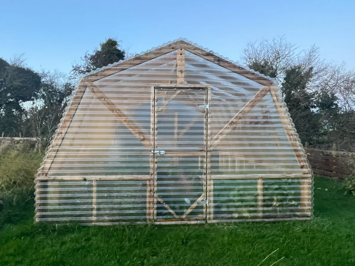 Heptagon Greenhouse - Image 2