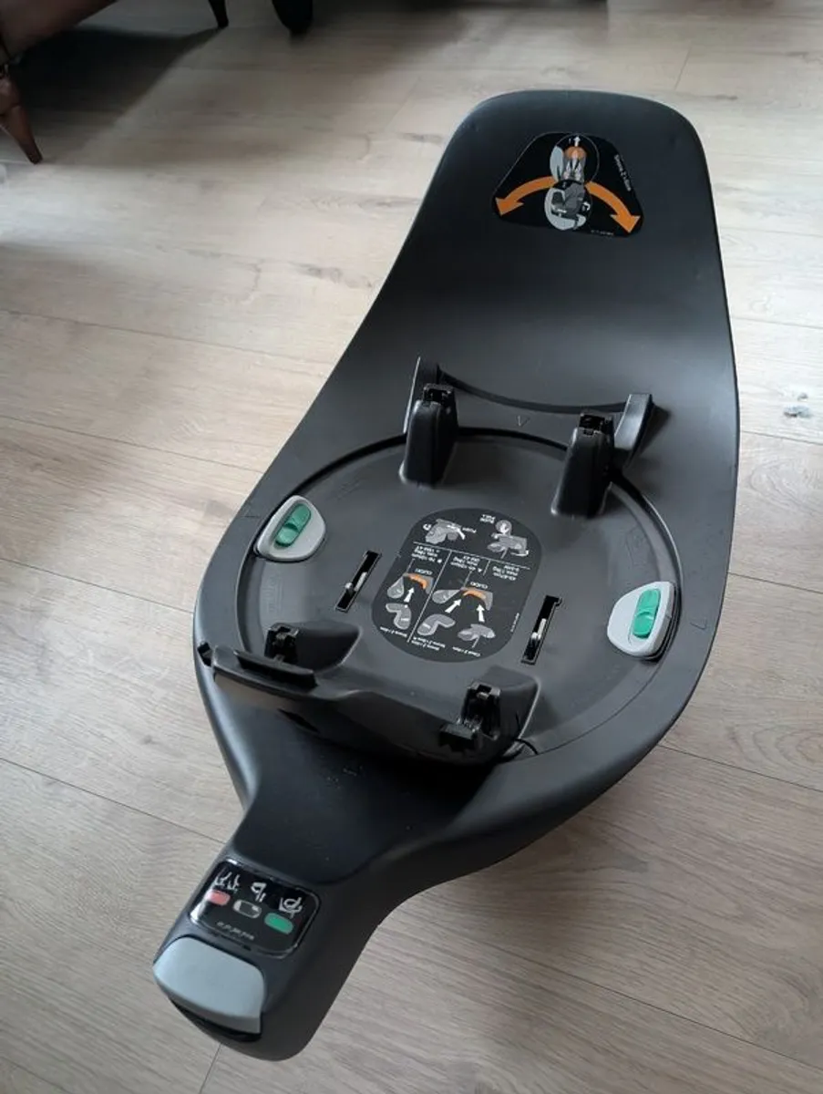 Cybex Cloud Z i-size plus iso fix base - Image 2