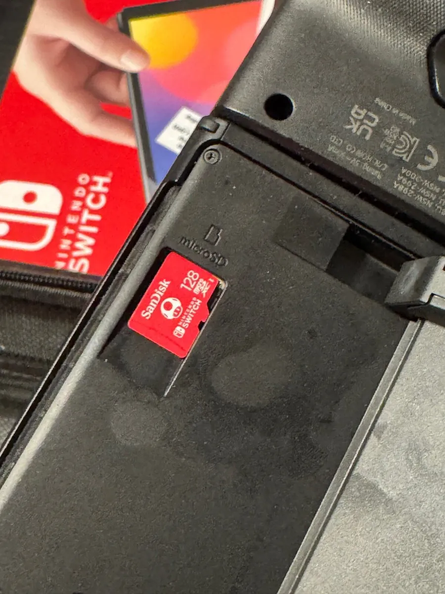 Nintendo Switch OLED - Bundle - Image 2