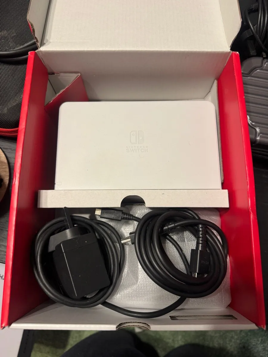 Nintendo Switch OLED - Bundle - Image 3
