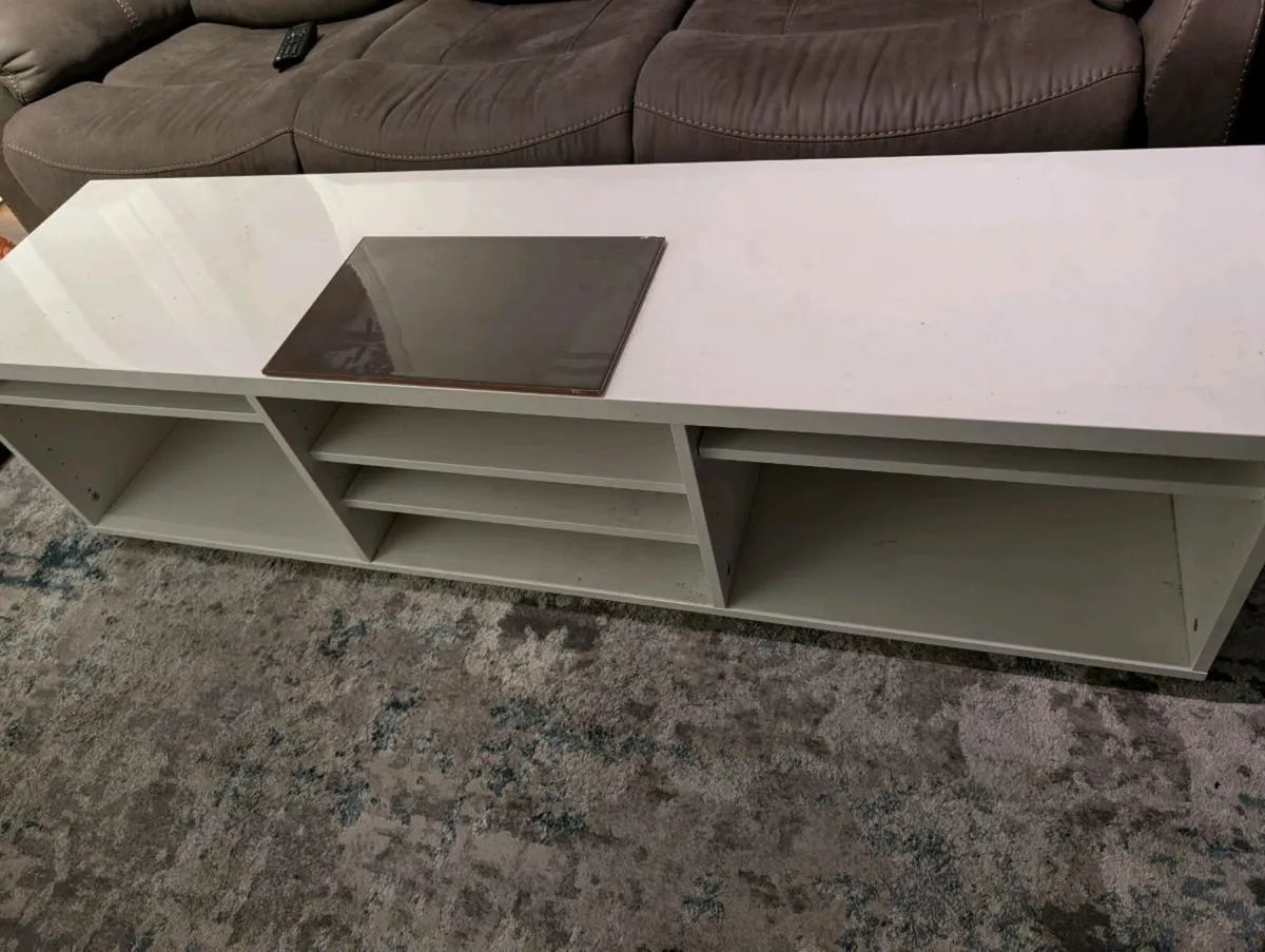 FREE TV Unit - Image 2