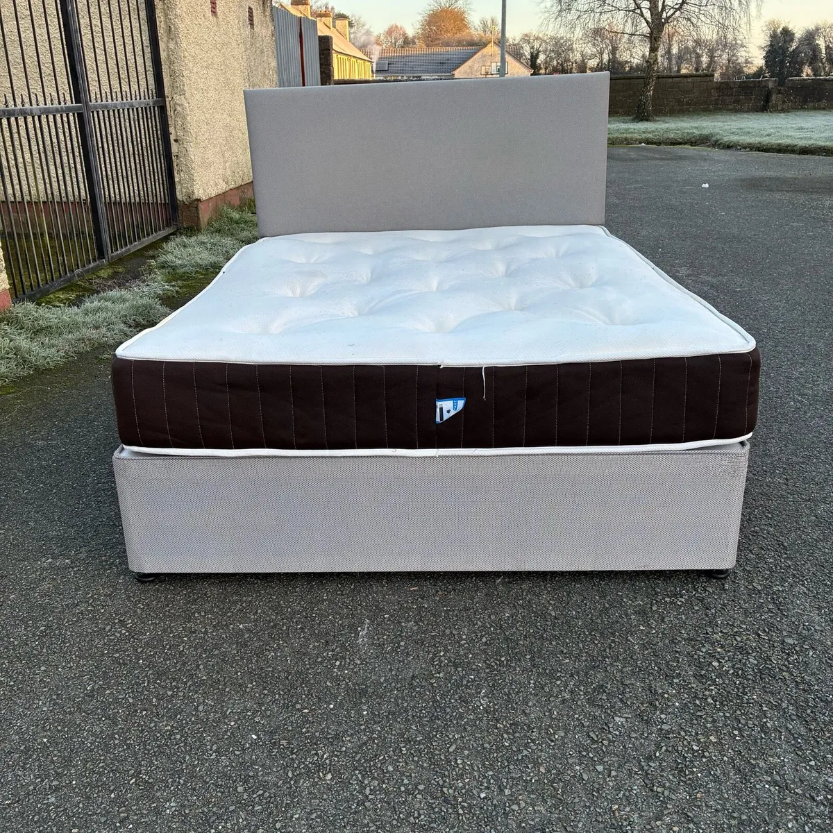 Grey 5ft king Bed - Image 3