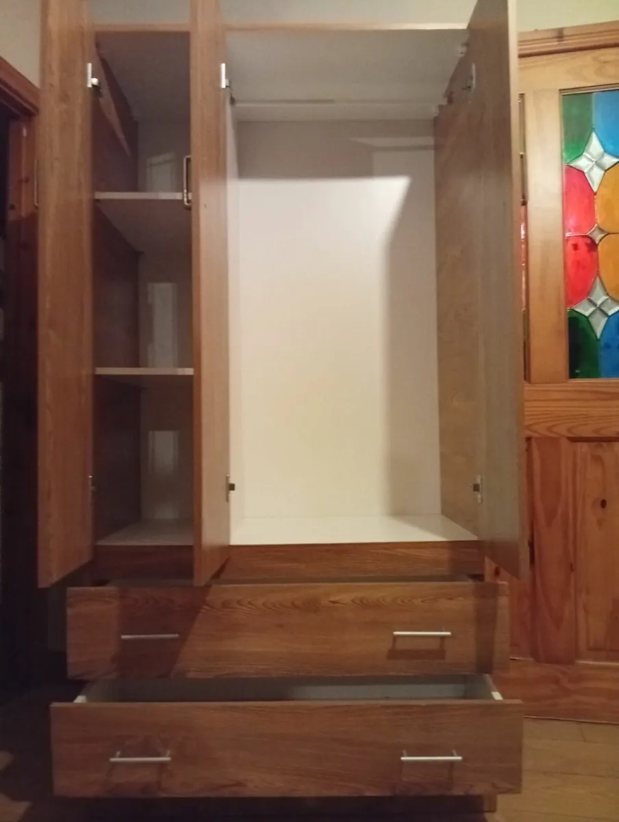 Quality Sturdy Roomy wardrobe with mirrors - Image 2