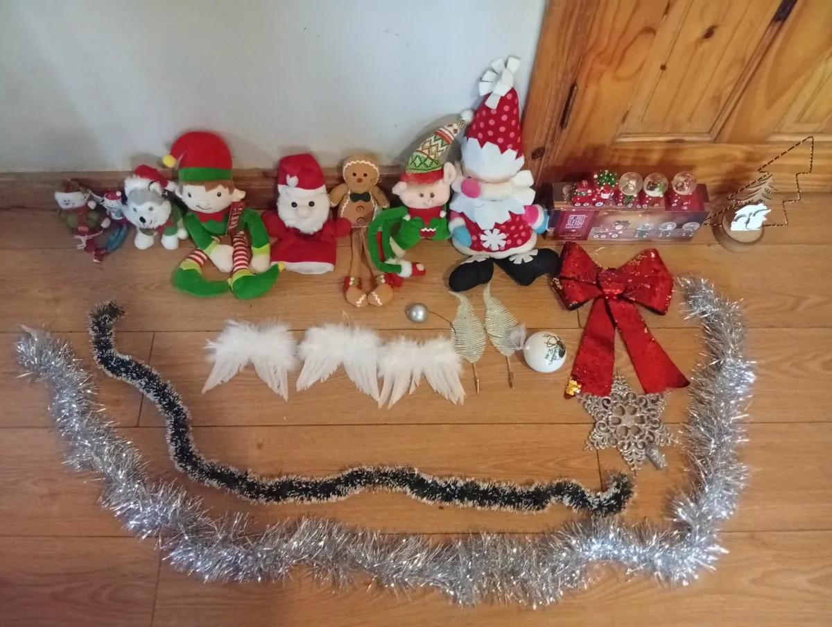 Quality Bunch of Christmas decorations 20pcs - Image 1