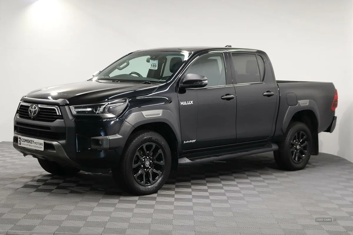 Toyota Hilux D-4D Invincible X - Image 3