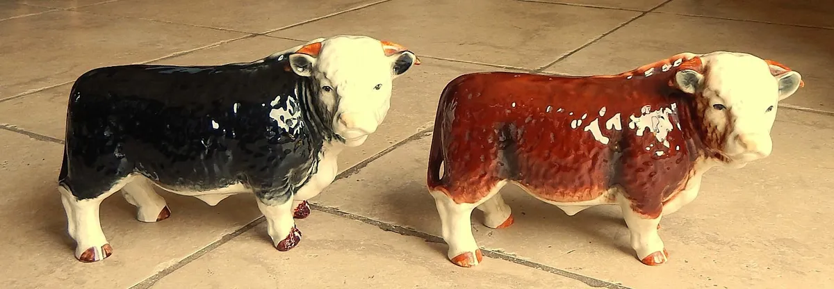 Pair of Ceramic Bulls, possibly Staffordshire - Image 1