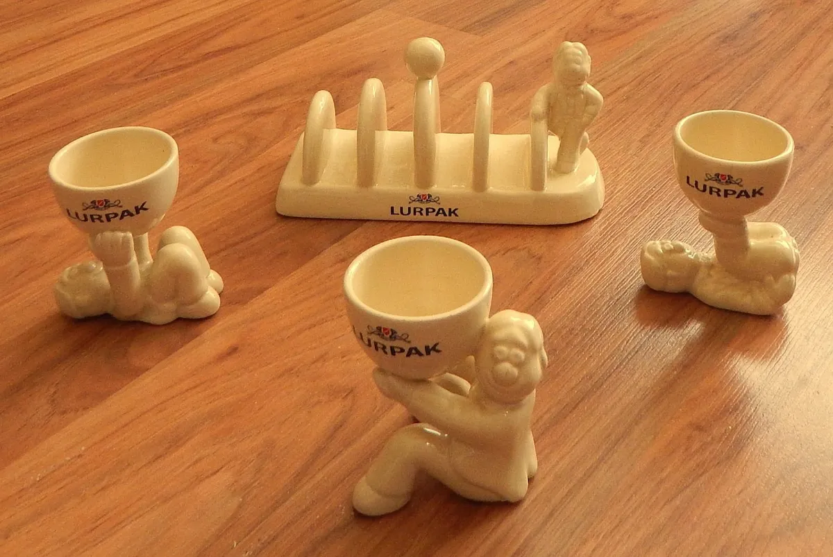 Lurpak Douglas Collection Toast Rack & 3 Egg Cups - Image 1