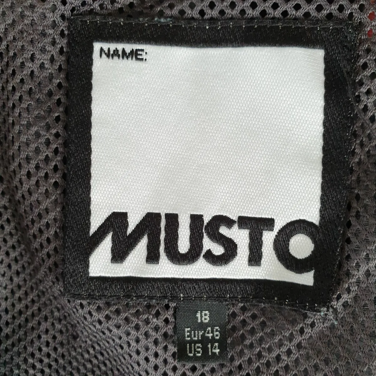 Musto ladies hooded jacket size 18 - Image 3