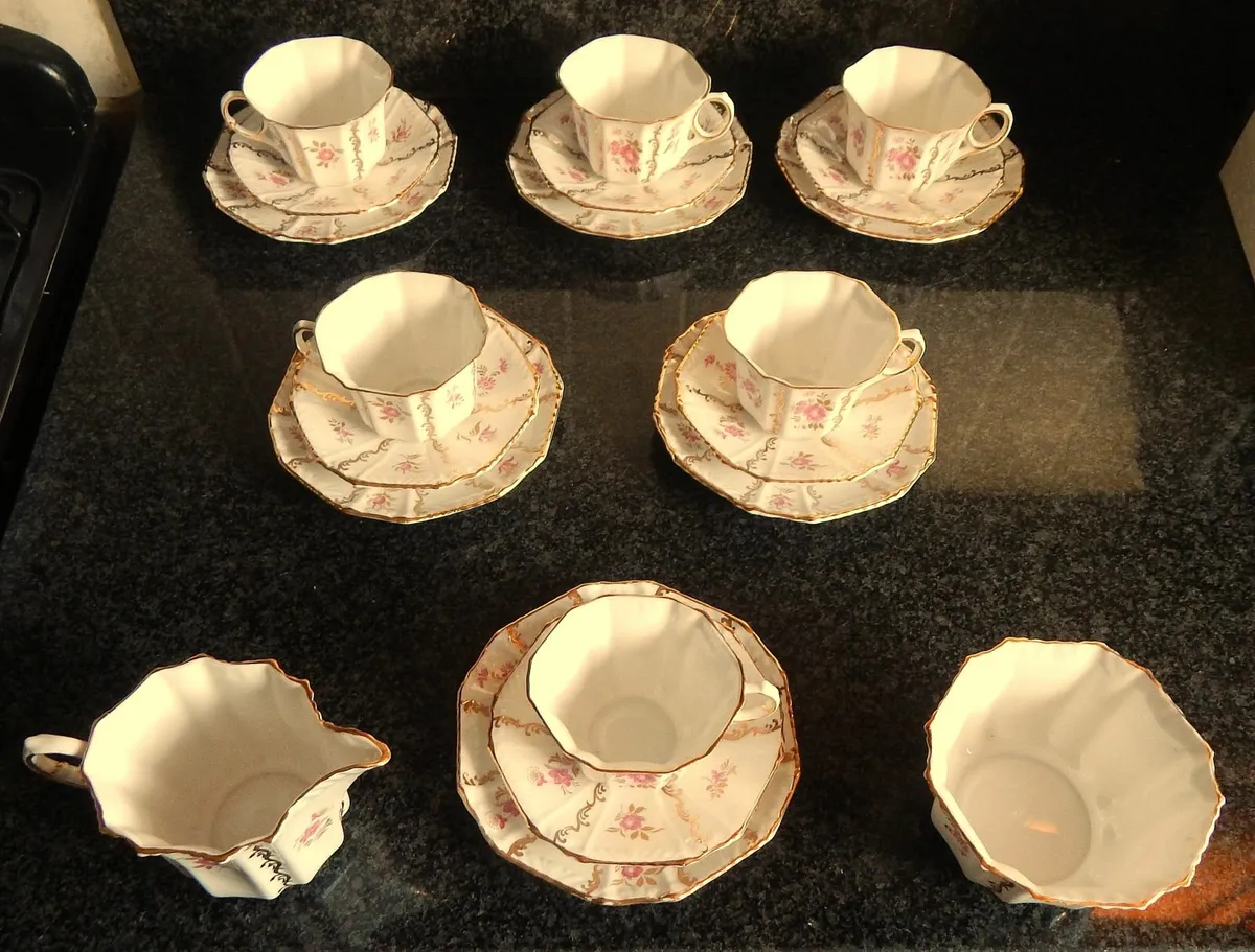 20 Pieces Vintage Royal Tara Fine Bone China Set - Image 3