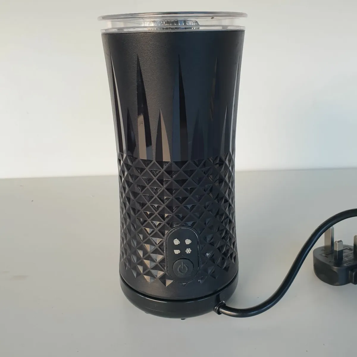 Milk frother working - Image 1