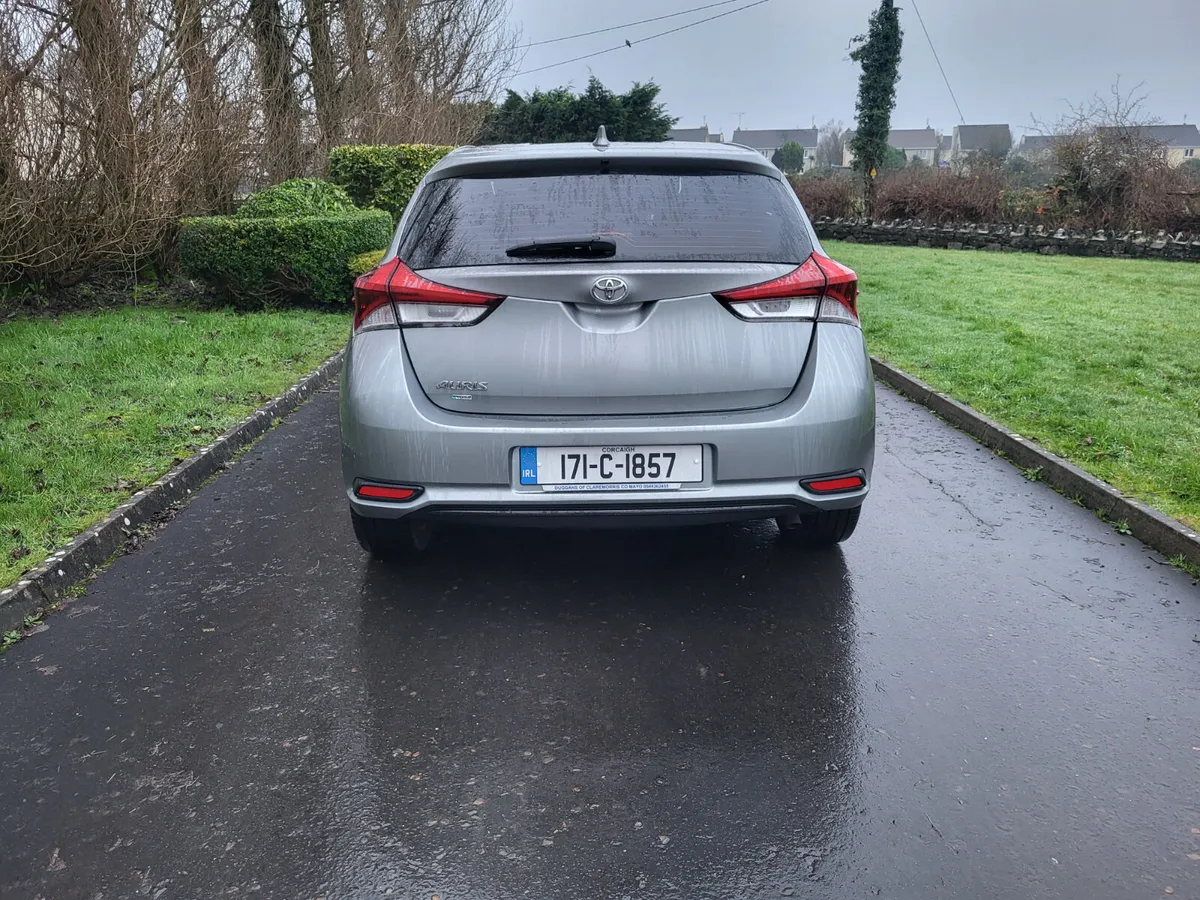 Toyota Auris 1.4 Diesel.  MINT CONDITION - Image 3