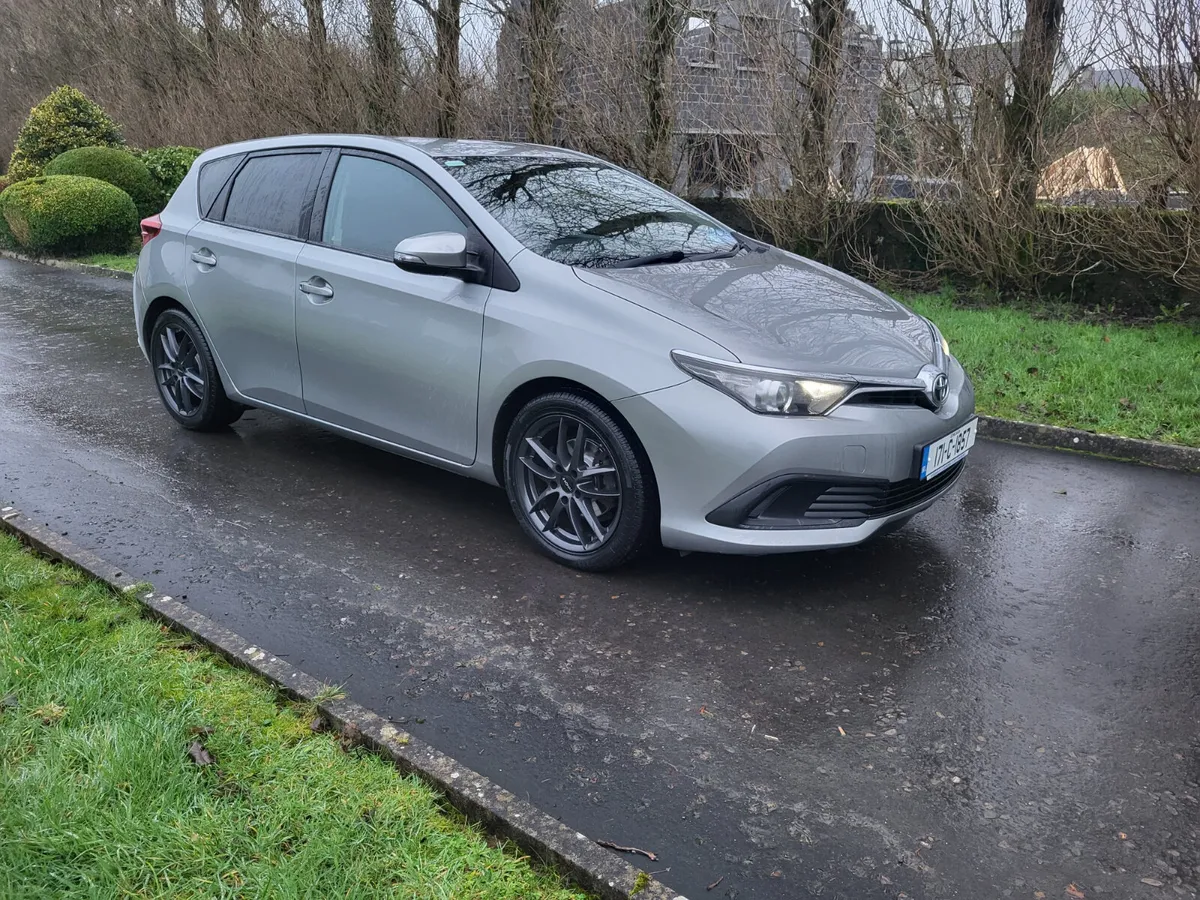 Toyota Auris 1.4 Diesel.  MINT CONDITION - Image 1