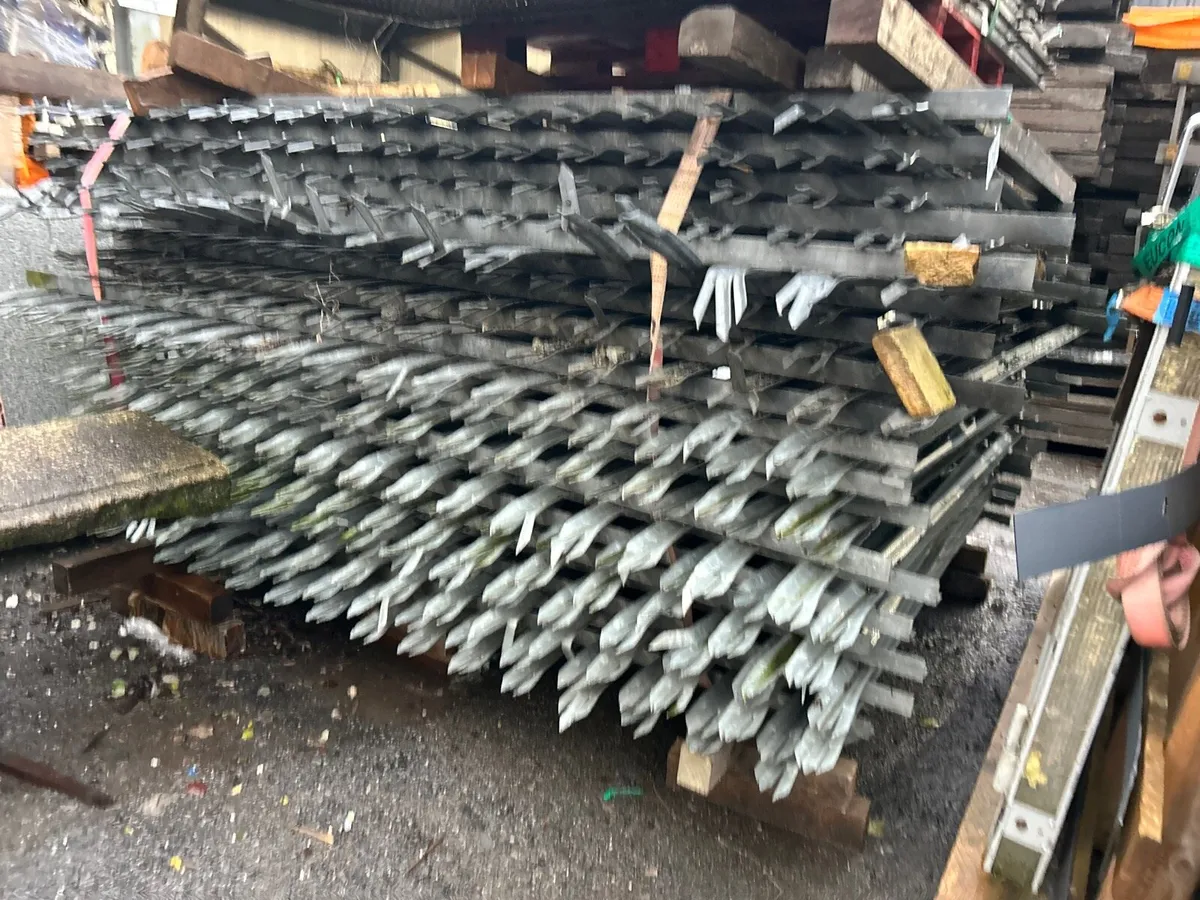 Palisade fencing Galvanised - Image 1