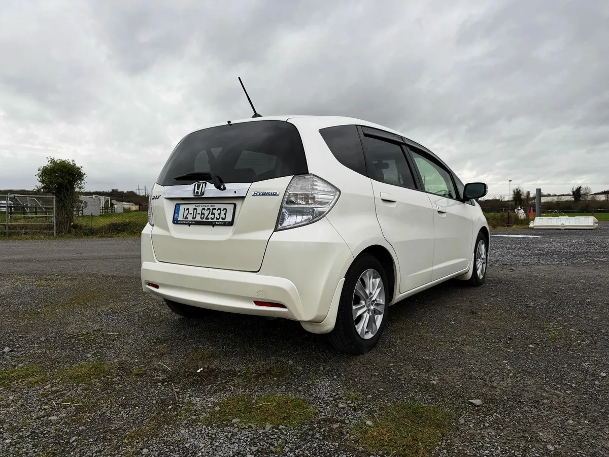 2012 Honda Fit 1.3L Petrol Hybrid – Automatic – - Image 4