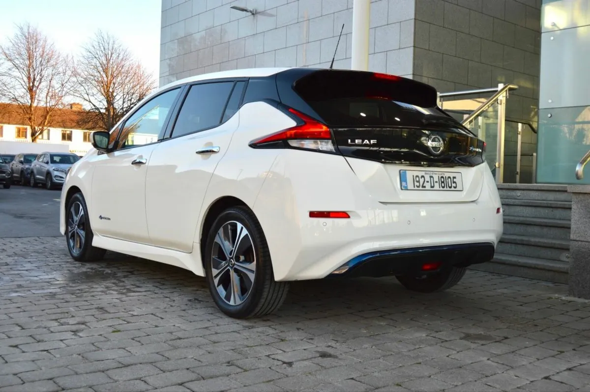Nissan Leaf Leaf SV Premium 40 kWh - Image 4