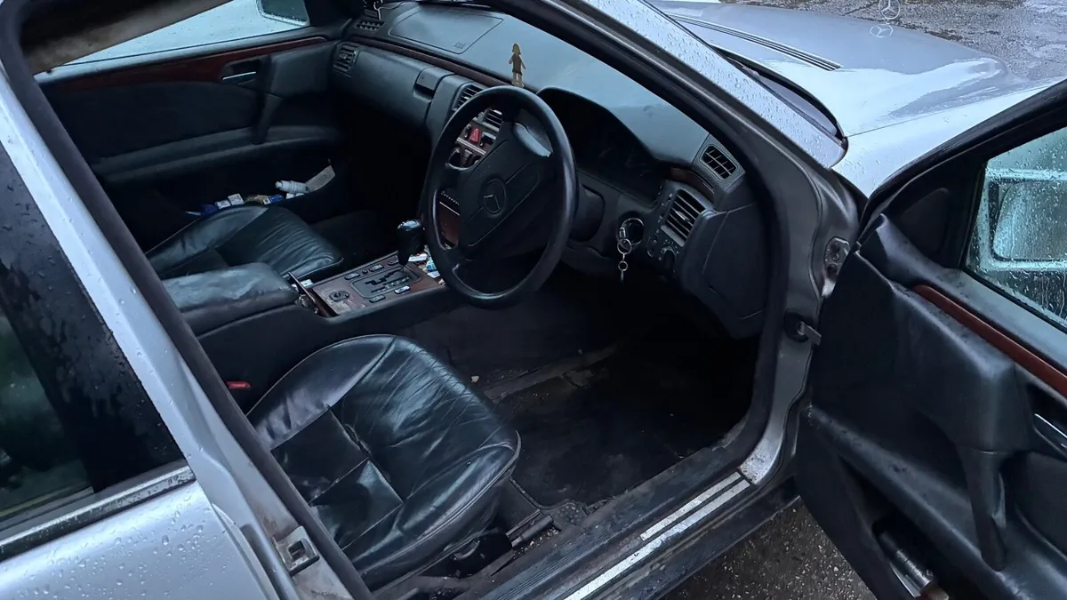 Mercedes E300 Turbo Diesel OM606!! - Image 2