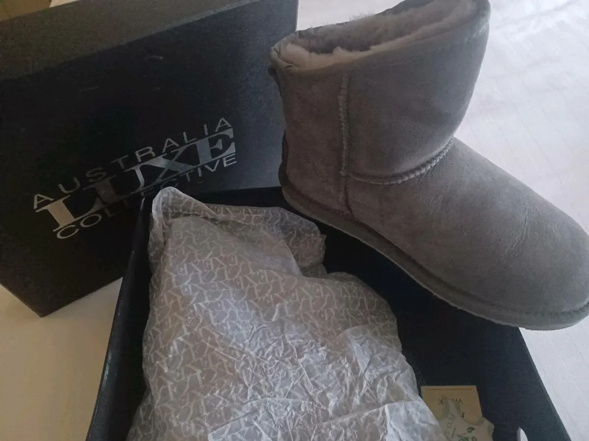 Grey ugg boots - Image 4