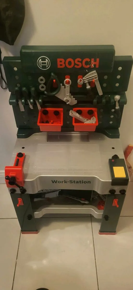 BOSCH kids work bench - Image 1
