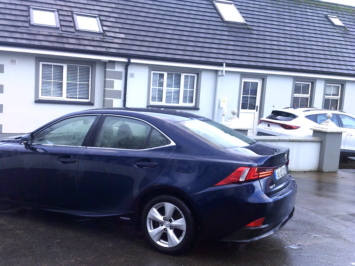 Lexus 2014-- IS 300H -- AUTO - Image 3
