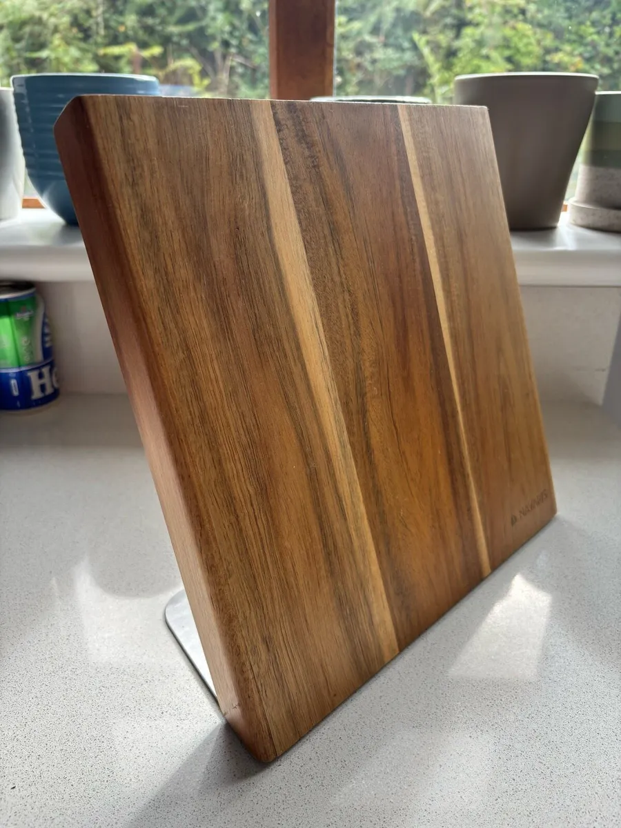 Acacia wood magnetic knife block - Image 3