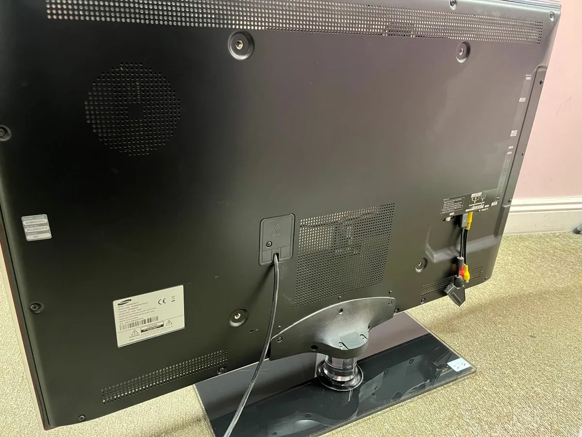 SAMSUNG LED TV 40inch - Image 2