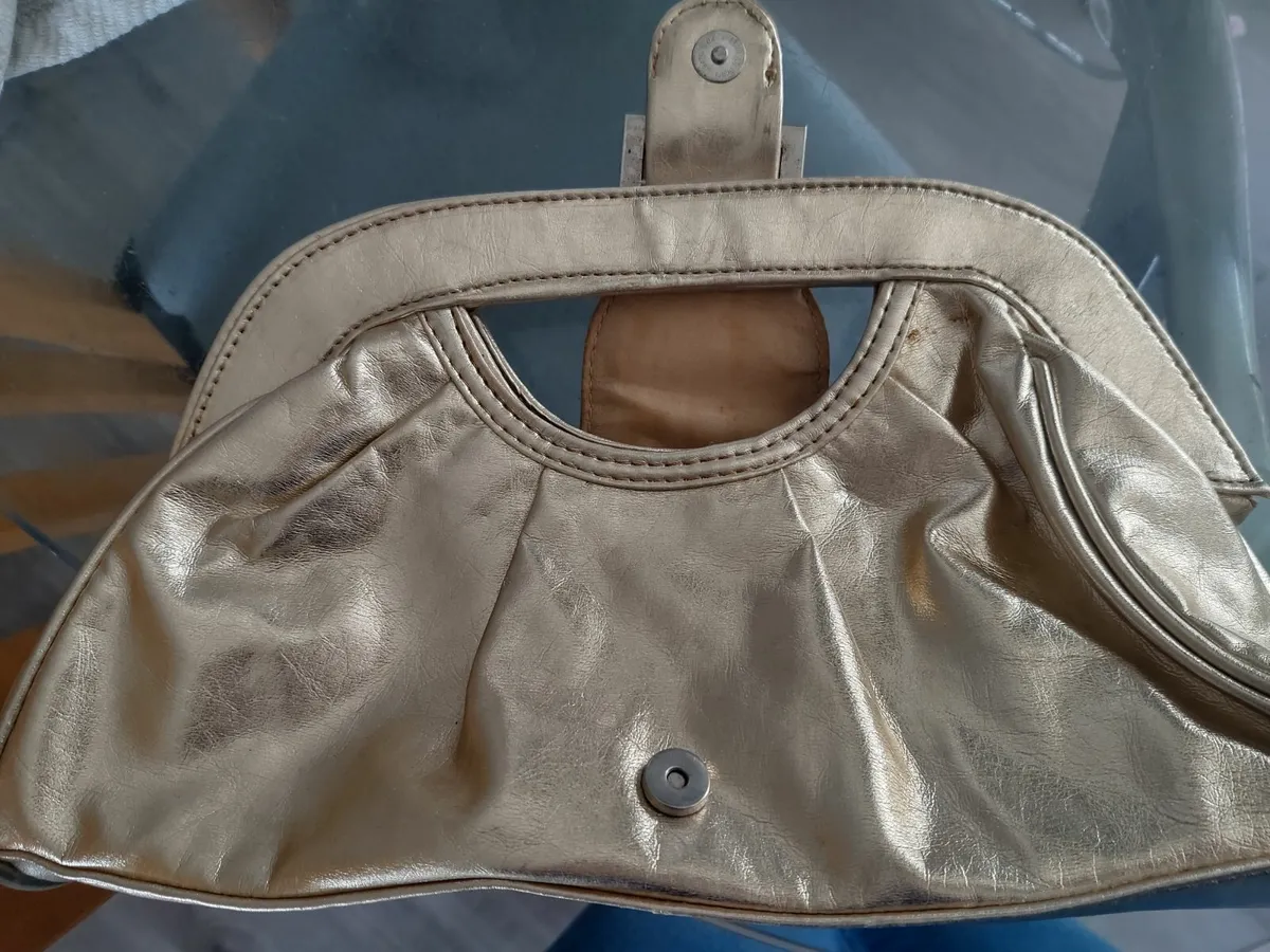 gold clutch - Image 1