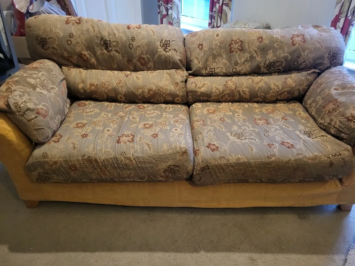 3 seater sofa free - Image 2