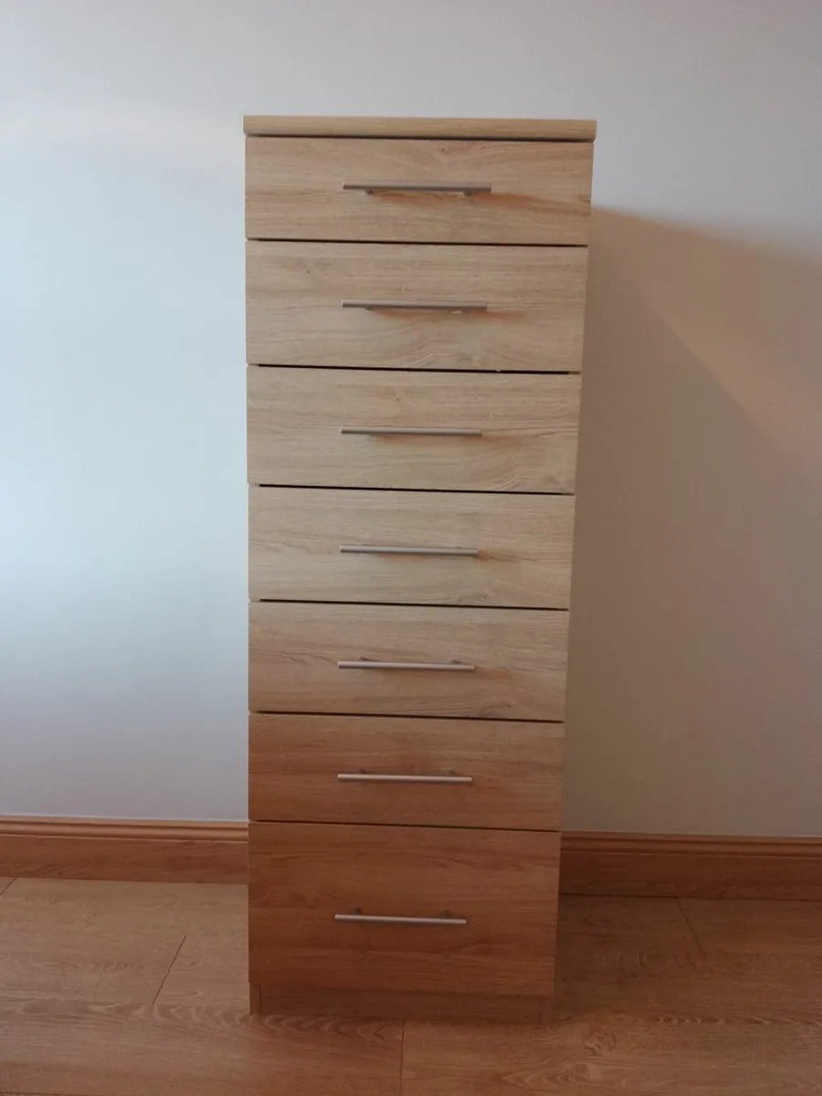 Narrow chest of drawers - Cobh - Image 1