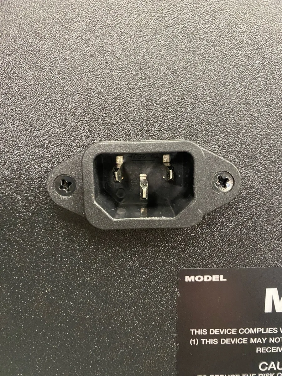 Fender Mustang LT25 Guitar Amplifier - Image 4