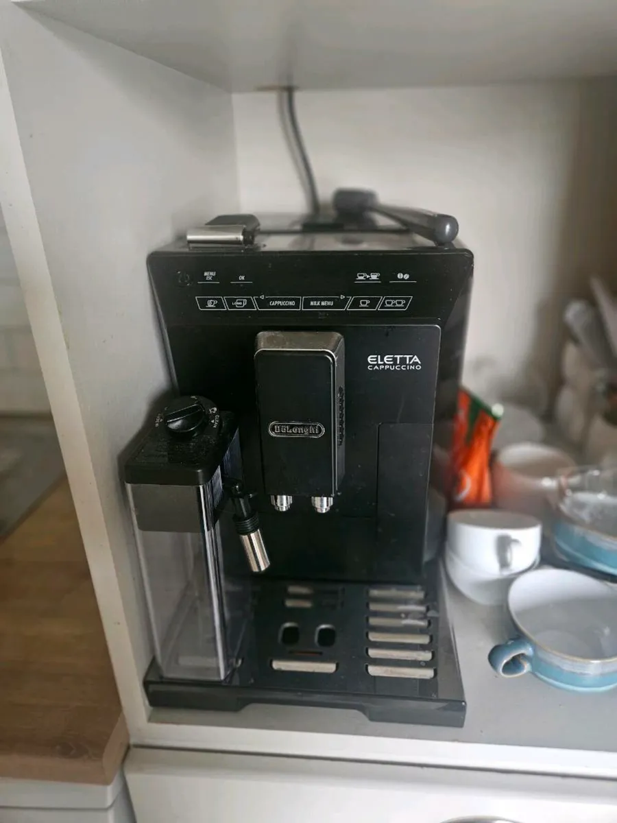 Delonghi Eletta coffee machine - Image 1