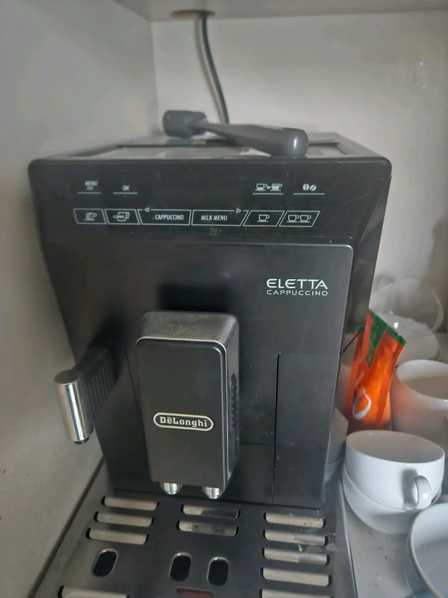 Delonghi Eletta coffee machine - Image 2