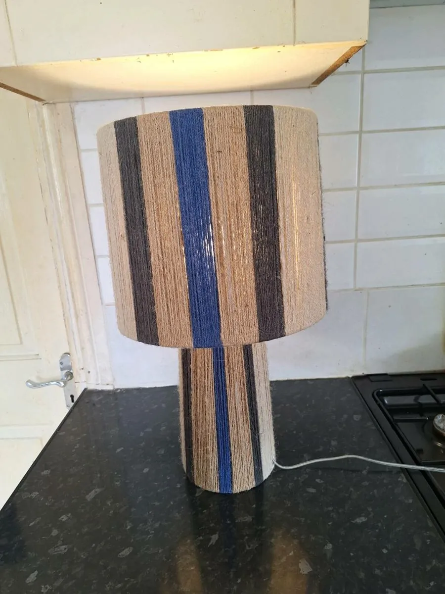 Lovely unusual woolen table lamp - Image 2