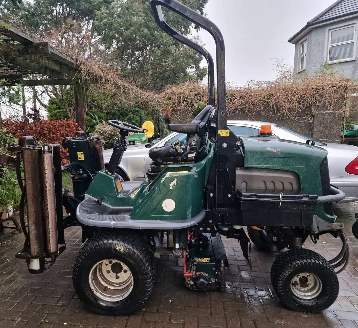 Hayter 35hp ride on mower lawnmower - Image 1