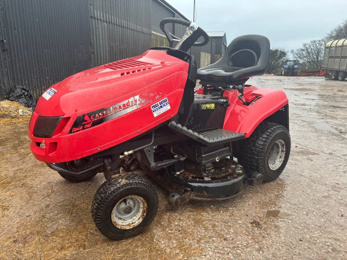 13HP ride-on Castlegarden Lawnmower - Image 1