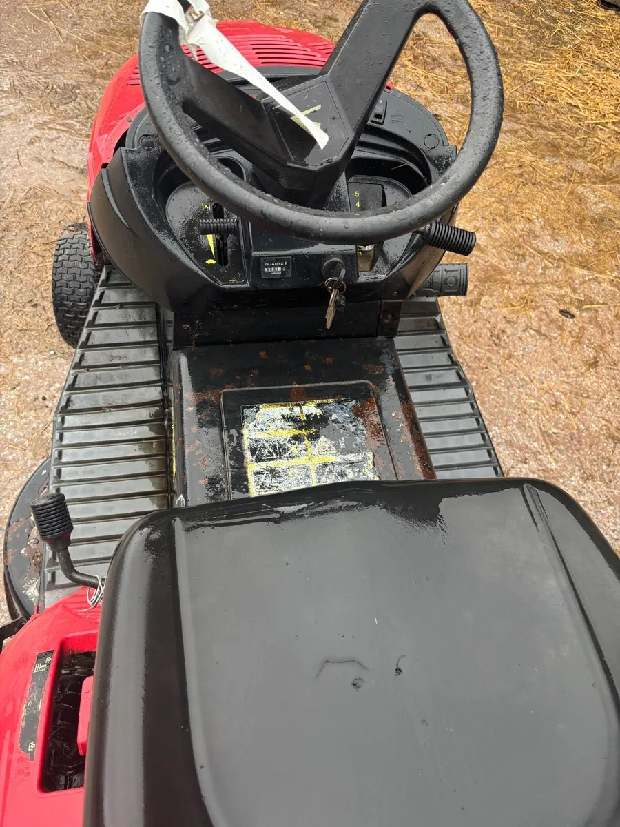 13HP ride-on Castlegarden Lawnmower - Image 2