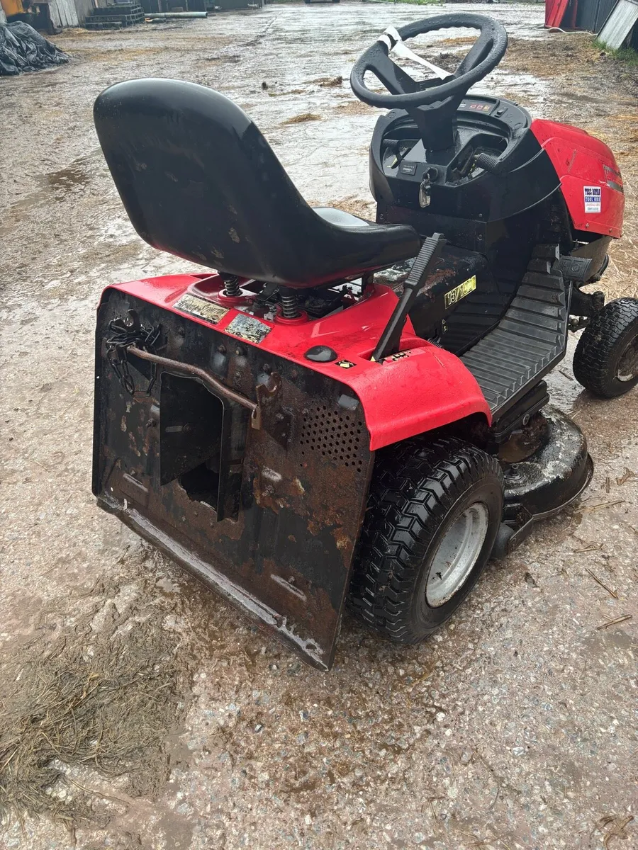 13HP ride-on Castlegarden Lawnmower - Image 4