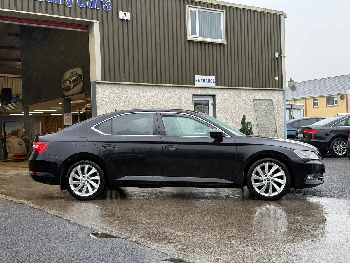 Skoda Superb 2019 - Image 2