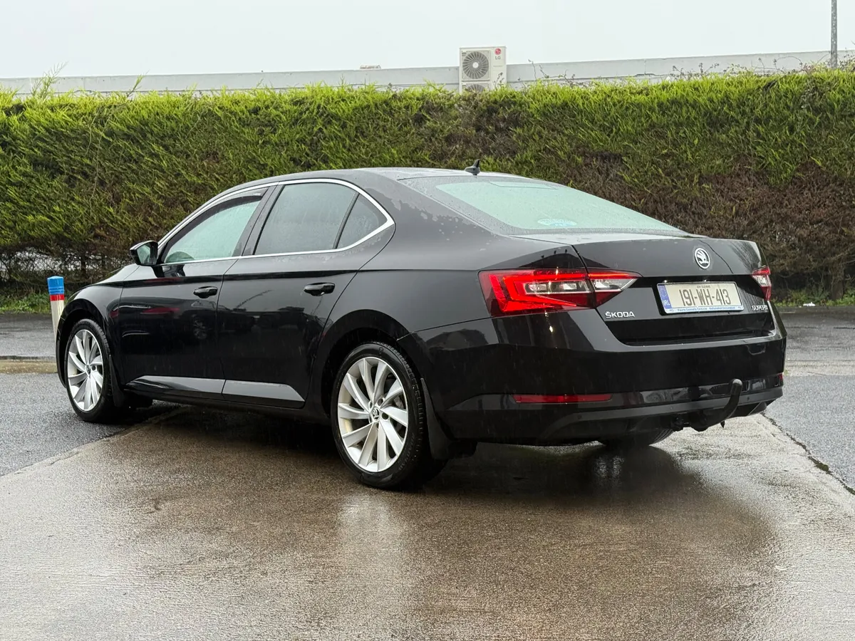 Skoda Superb 2019 - Image 4