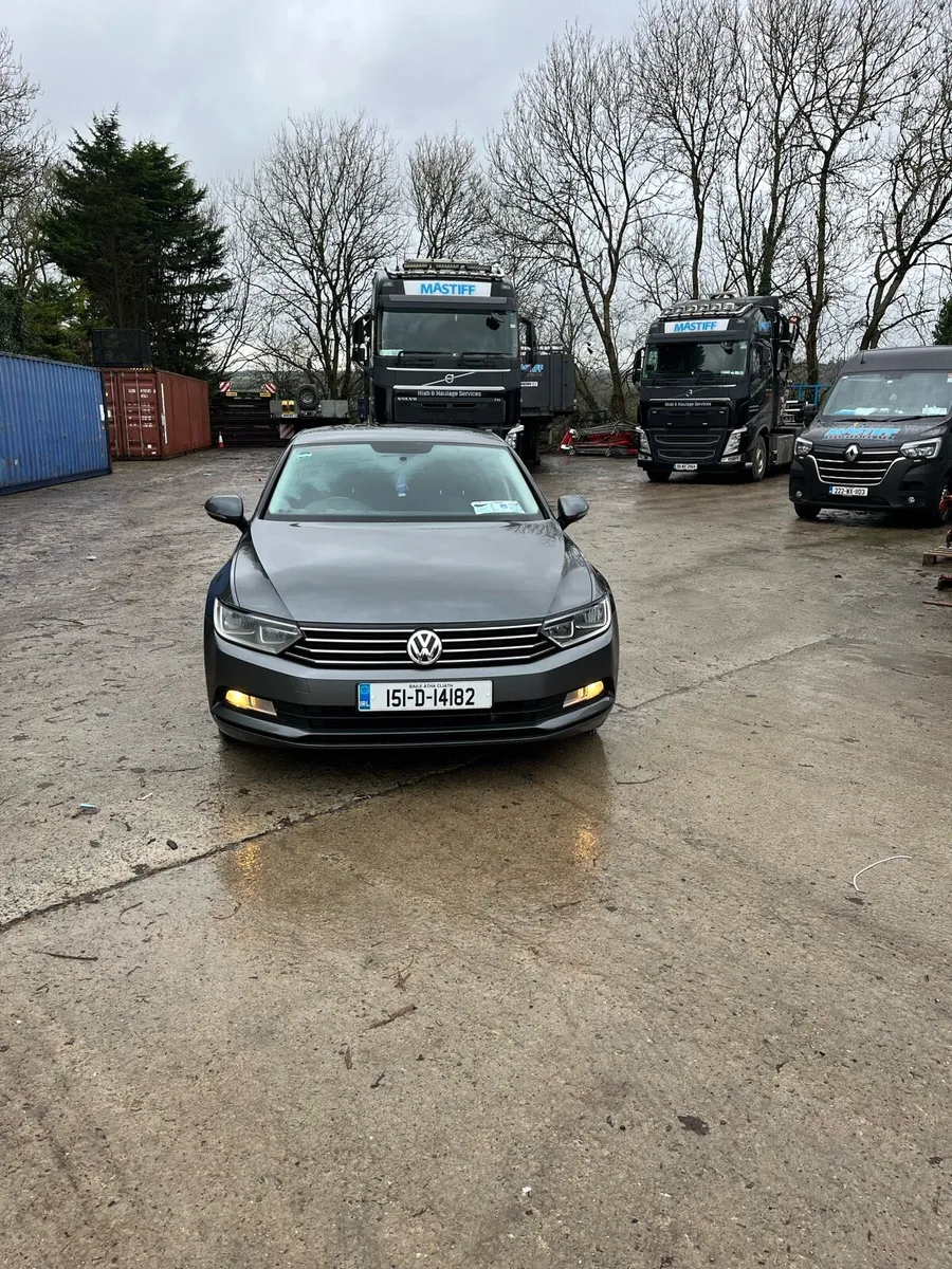 Volkswagen Passat - Image 1