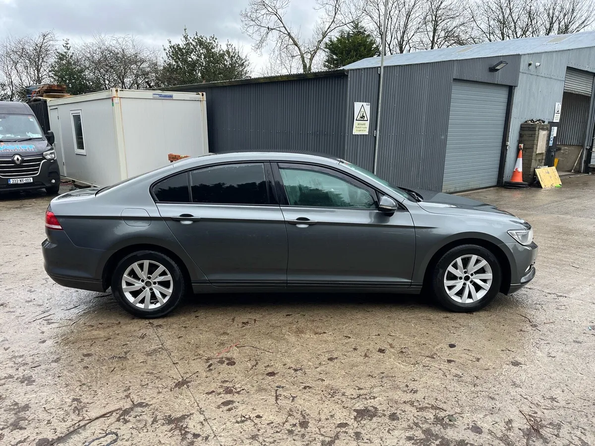 Volkswagen Passat - Image 3