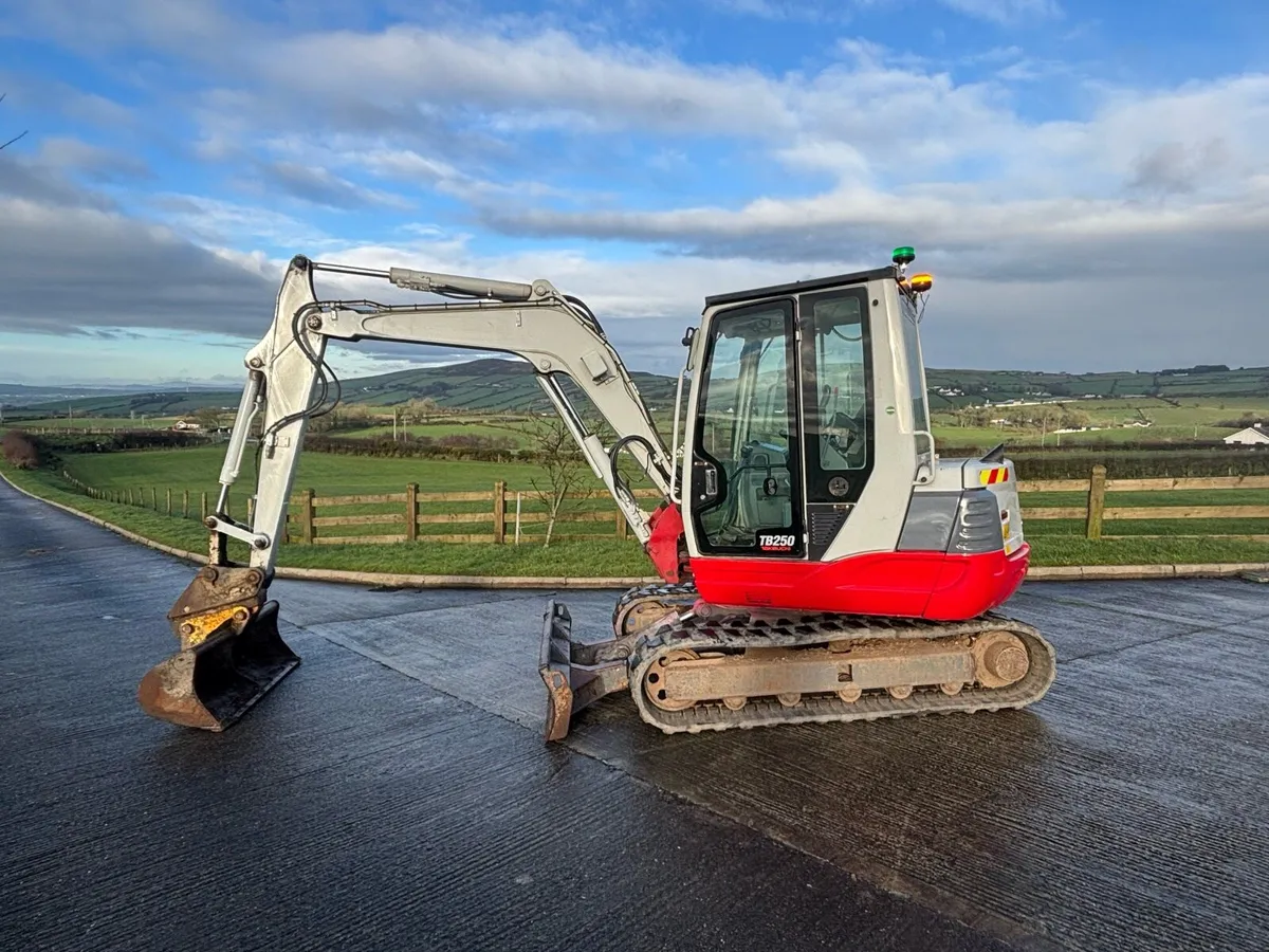 2019 Takeuchi tb250 - Image 1