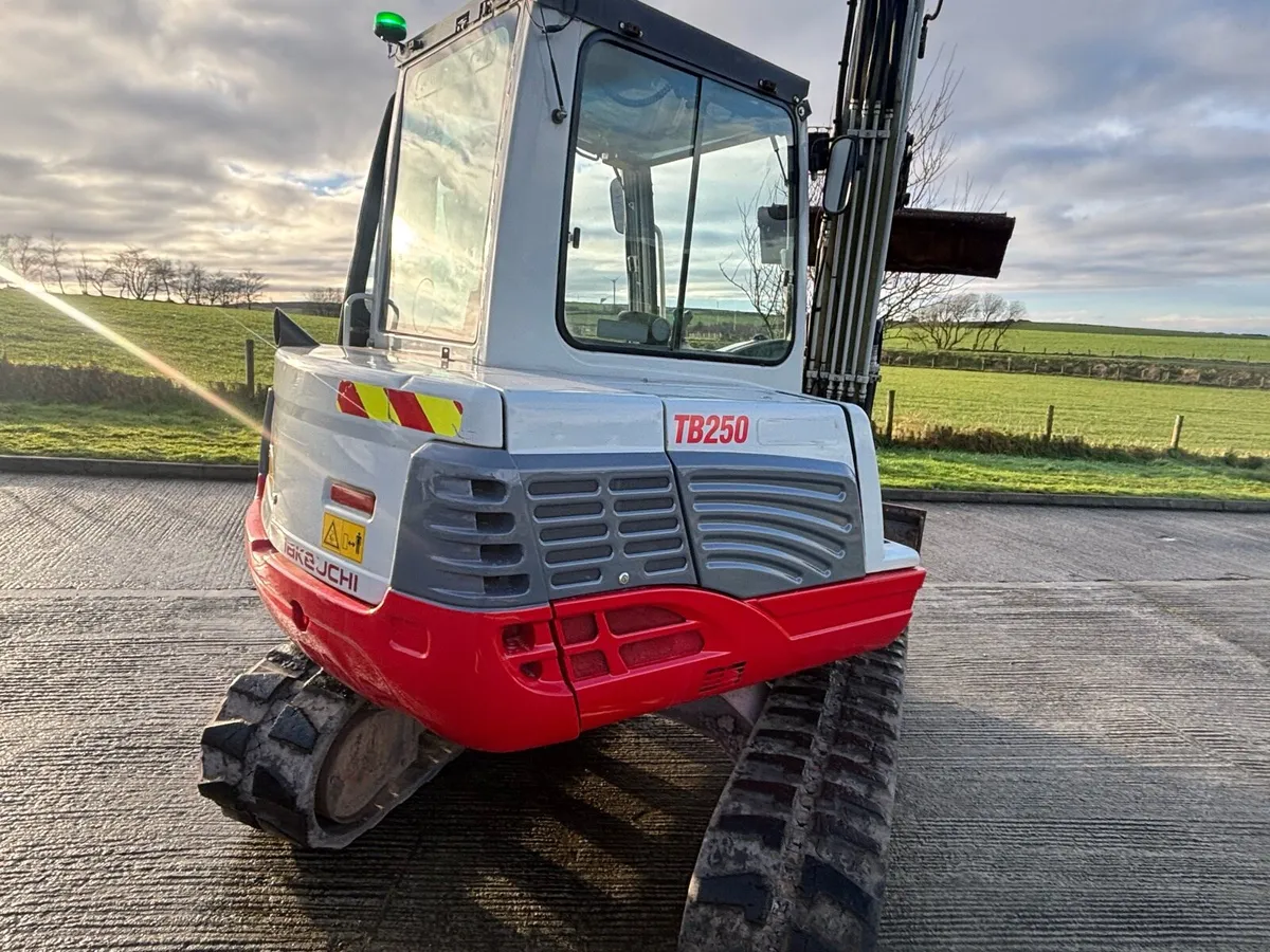 2019 Takeuchi tb250 - Image 2