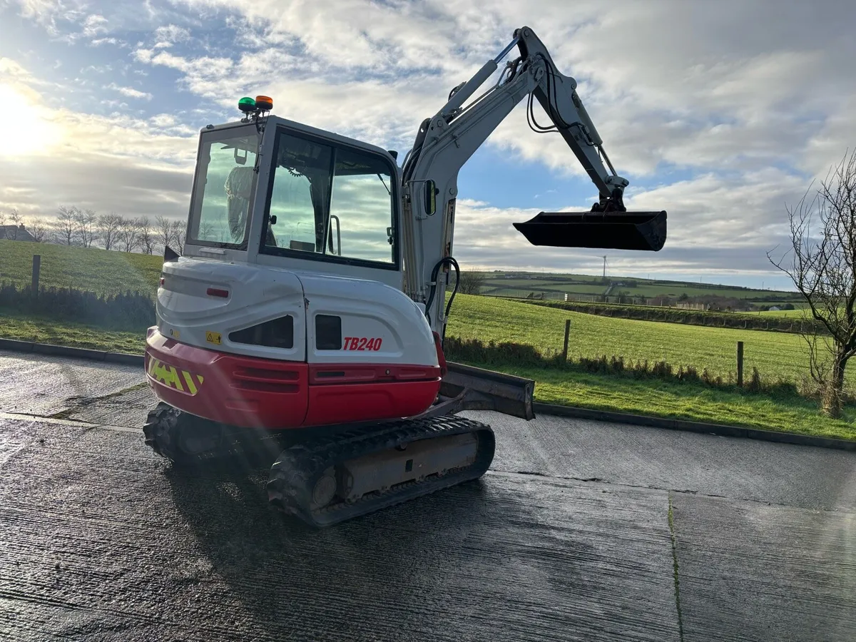 Takeuchi tb240 - Image 3