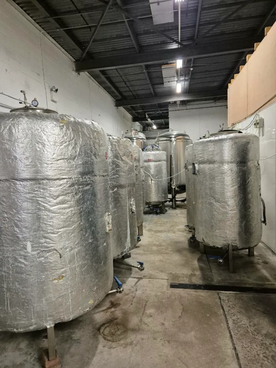 Standard steel tanks. - Image 3