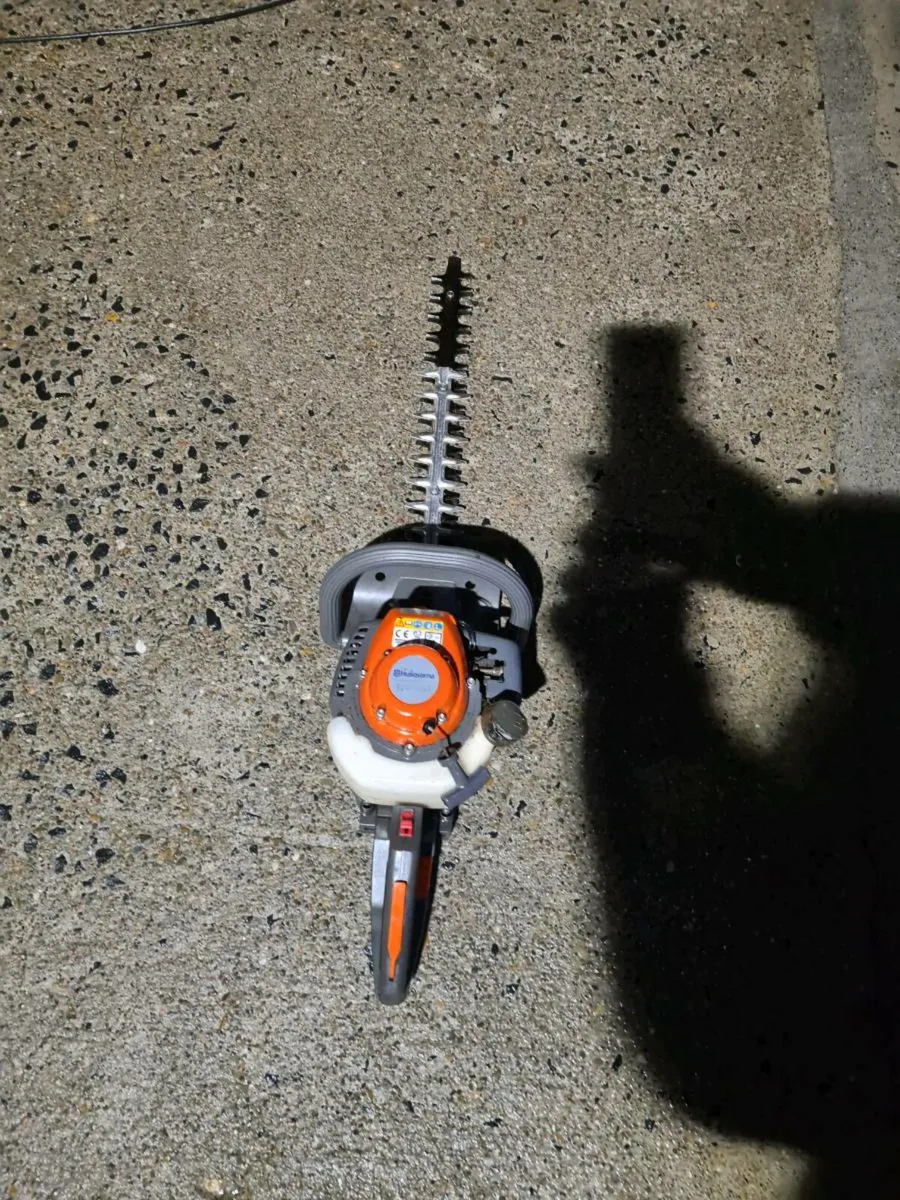 Husqvarna head trimmers done very little work spri - Image 3